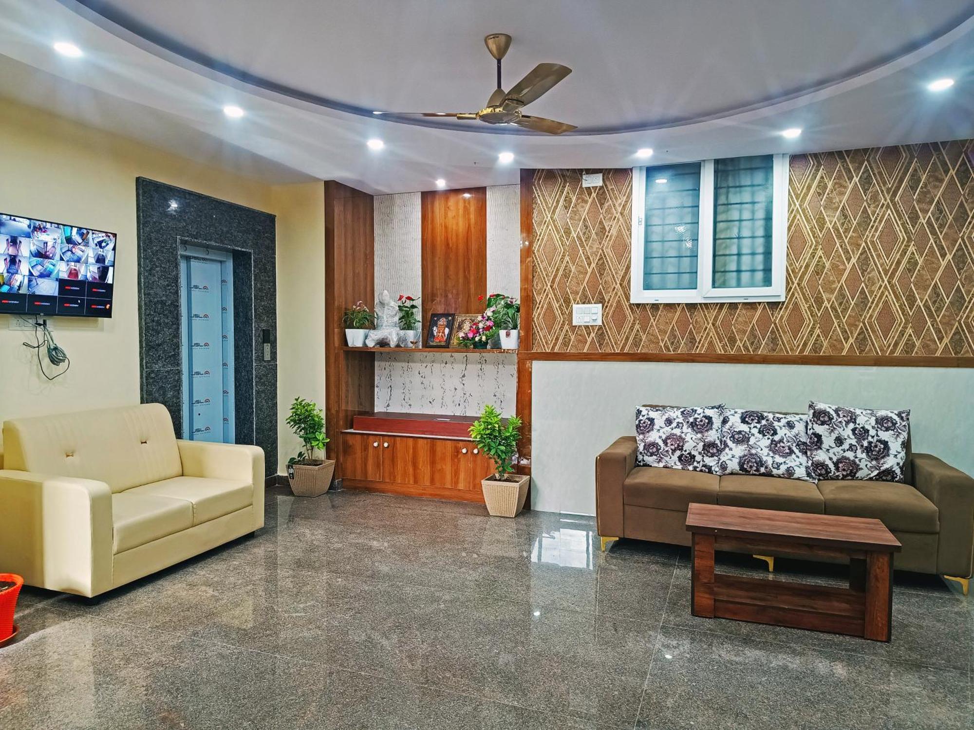 Hotel Achhu Palace บังกาลอร์ ภายนอก รูปภาพ