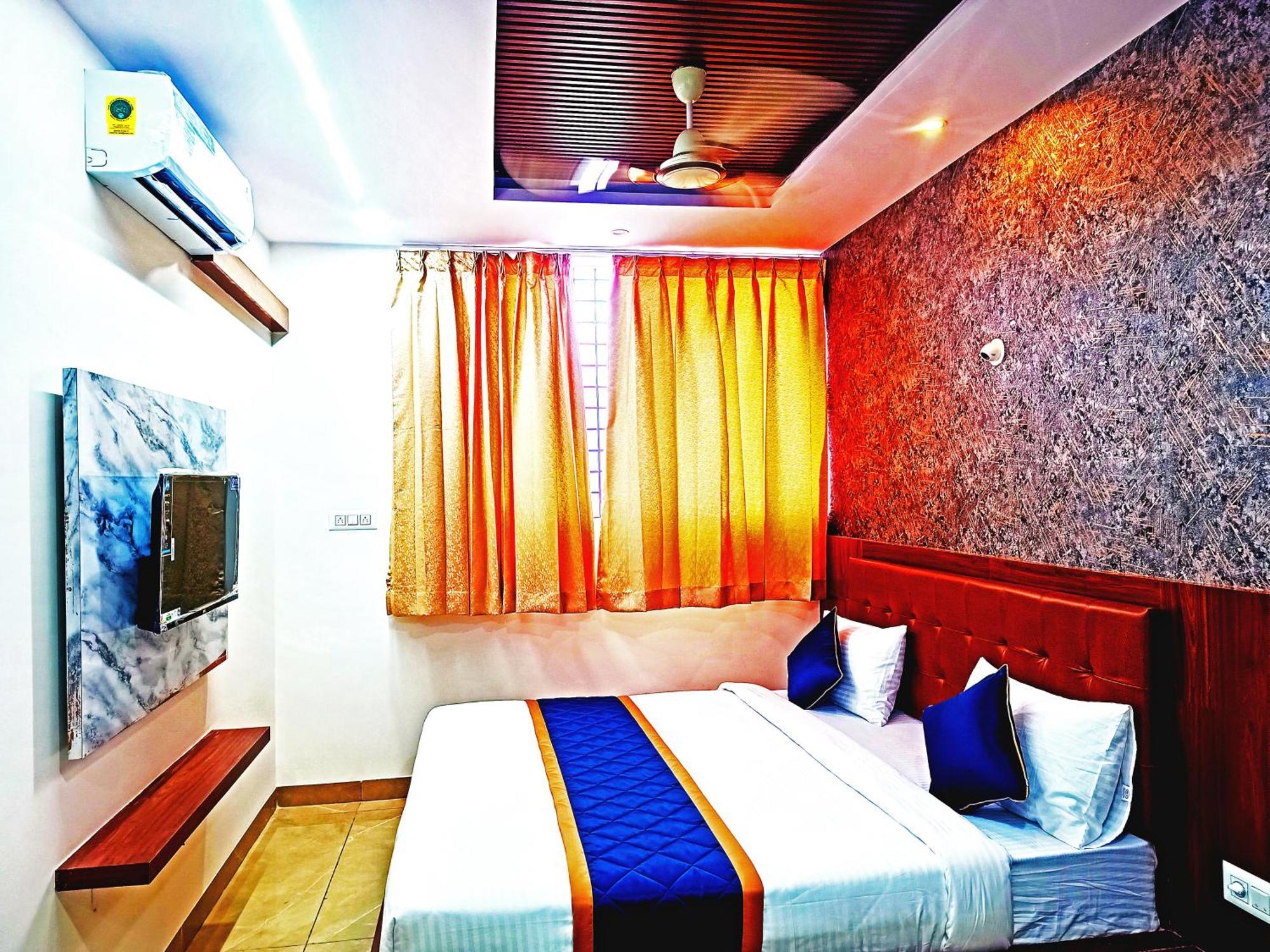 Hotel Achhu Palace บังกาลอร์ ภายนอก รูปภาพ