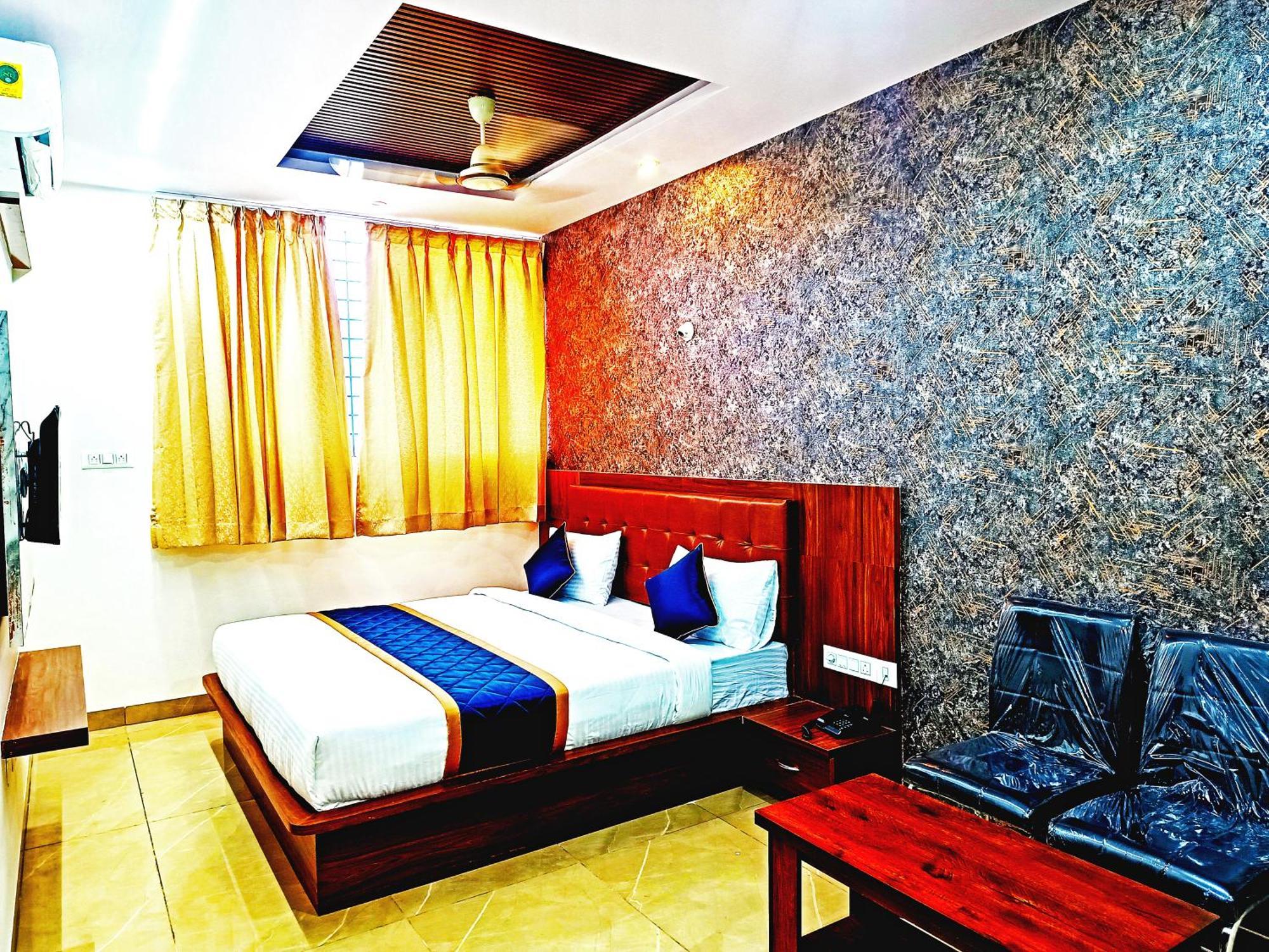 Hotel Achhu Palace บังกาลอร์ ภายนอก รูปภาพ